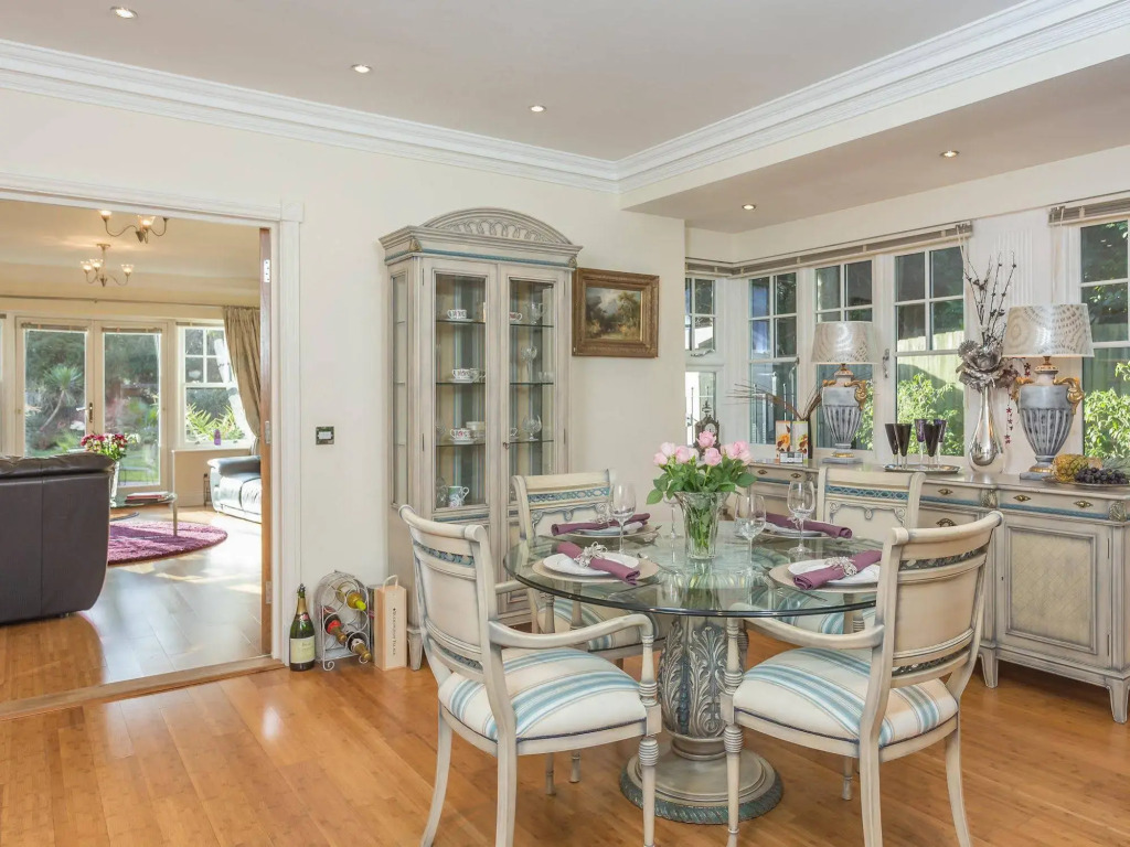 Quay Holidays - Canford Cliffs