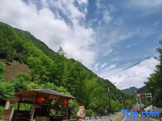 Zhenhua Mountain Villa, Chuanzang Line, Minnan County