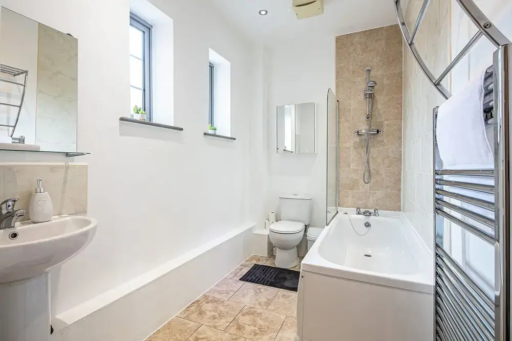 Cosy 1 Bedroom Private Patio by Opulent