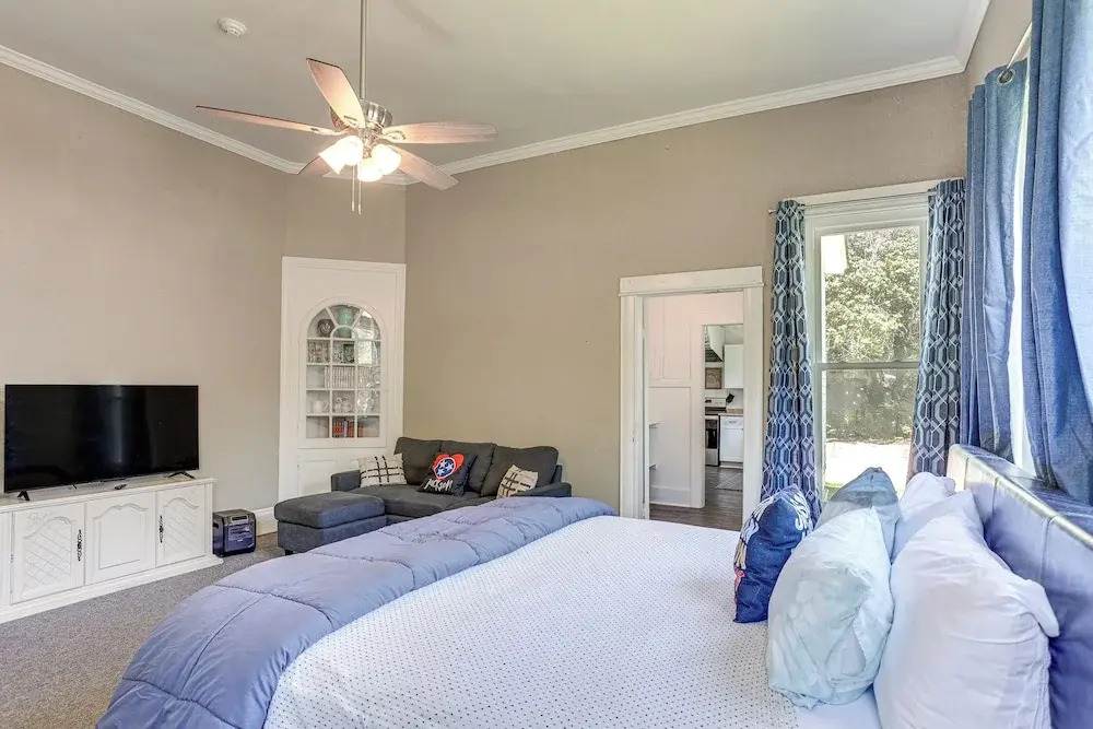 Jackson Family Home ~ 5 Mi to Downtown!