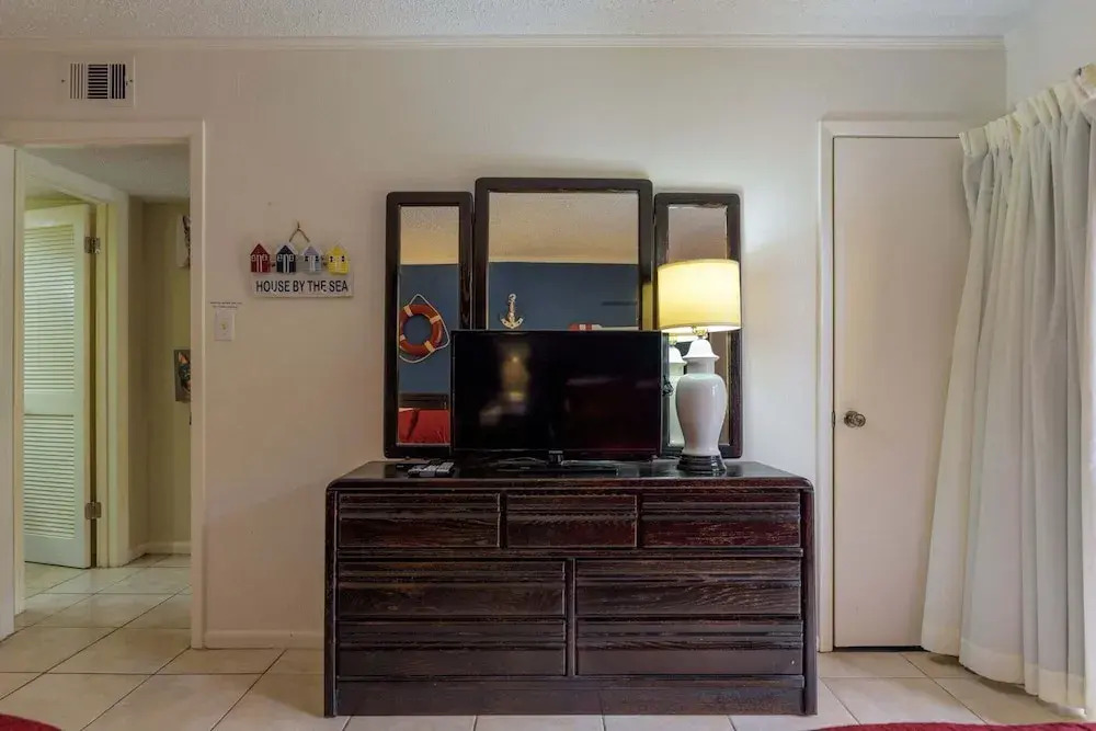 Tiki 125 - Poolfront 1br Condo Sleeps 6 Near Beach 1 Bedroom Condo