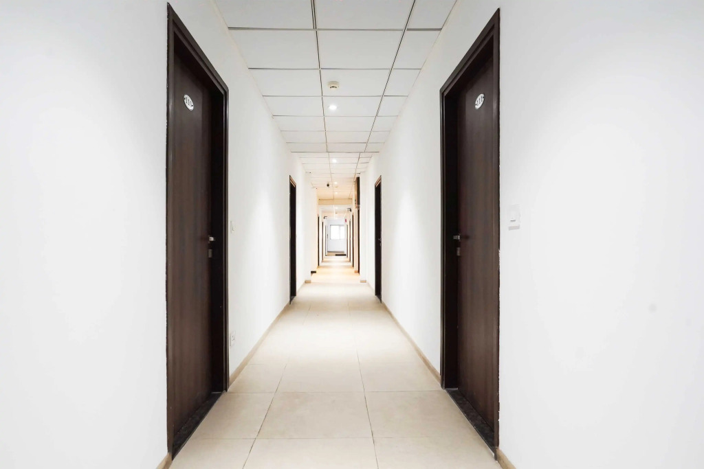 Super Townhouse Oak Ramdaspeth KRIMS Hospital