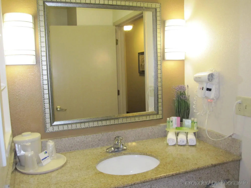 Holiday Inn Express & Suites Pensacola West I-10 by IHG