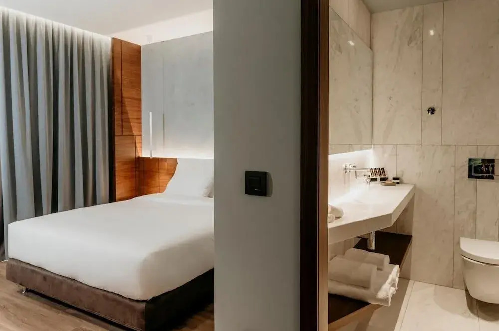 Aya Hotel