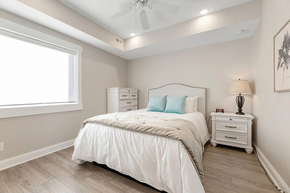 539 Bay St. Lake View Condo Unit 304E