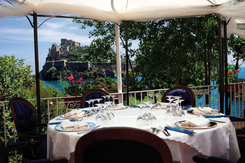 Strand Hotel Delfini