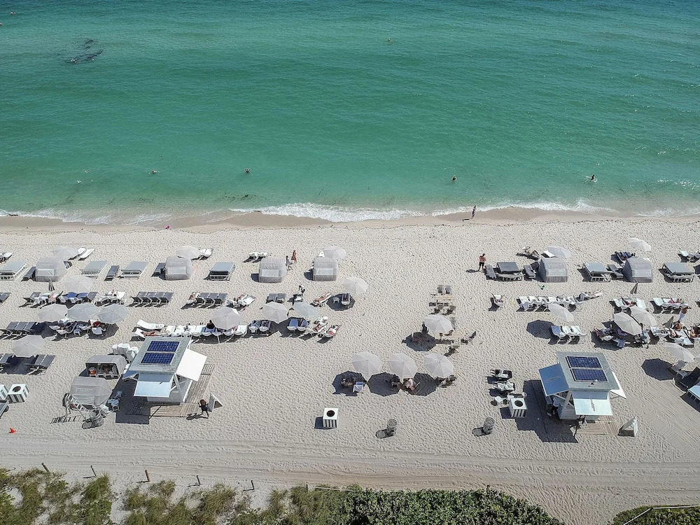 Junior Suite 2 At Sorrento Residences- Miami Beach 1 Bedroom Home by RedAwning