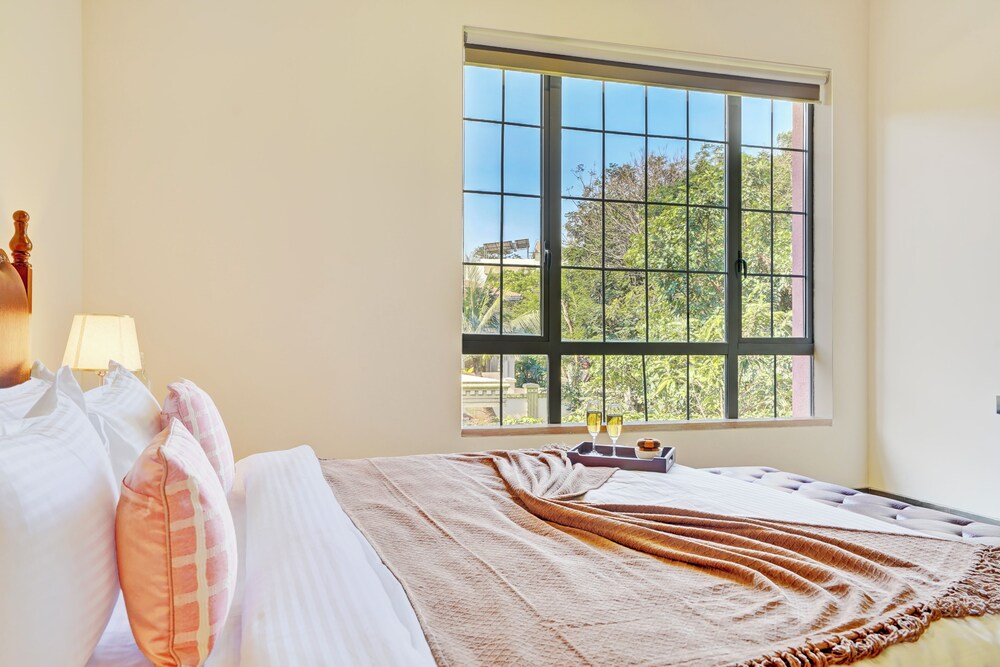 ELIVAAS Villa 39 Serene 6BHK with Pool