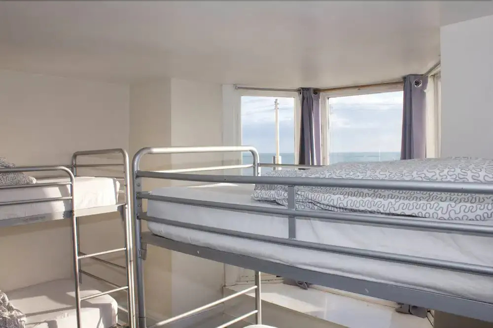 The Grapevine Seafront - Hostel