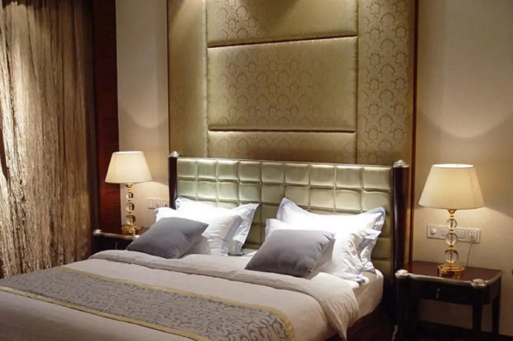 Fashion Lotus Hotel