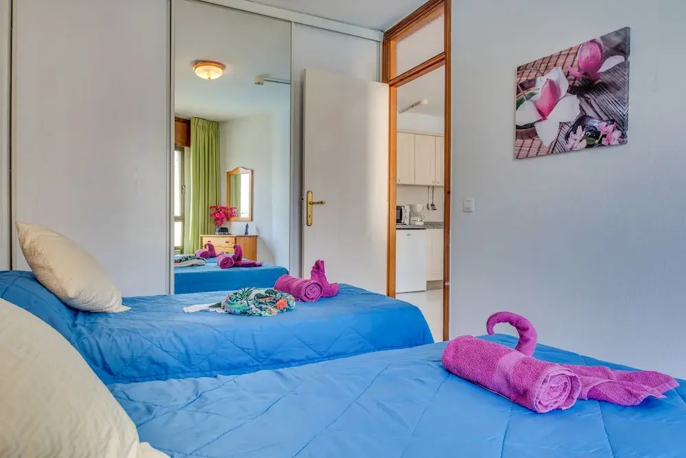 Y2E. Lovely Apartment Pool View! Close To Beach