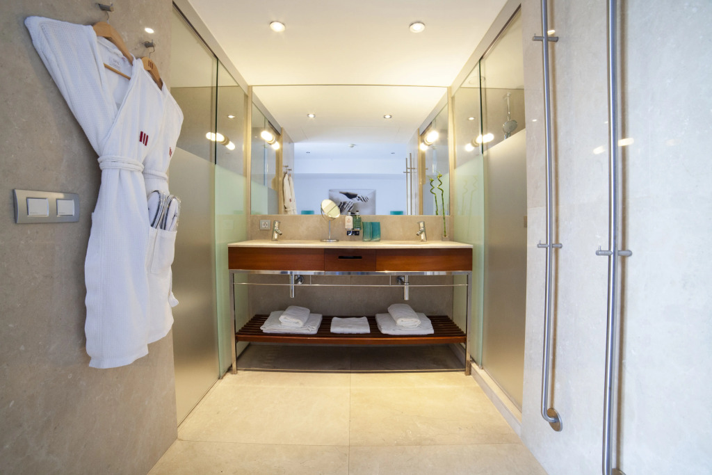 Petit Palace Hotel Tres