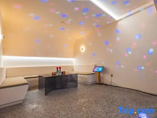 Longshang Jingyue B&B