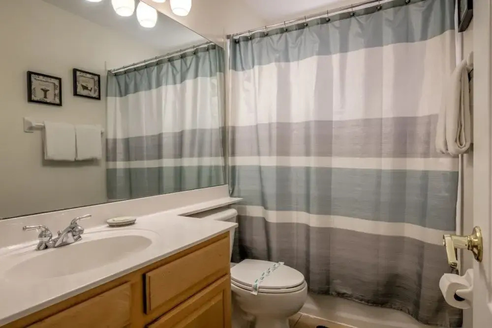 5 Star Surprise! No Rear Neighbors In Pool Area! Home