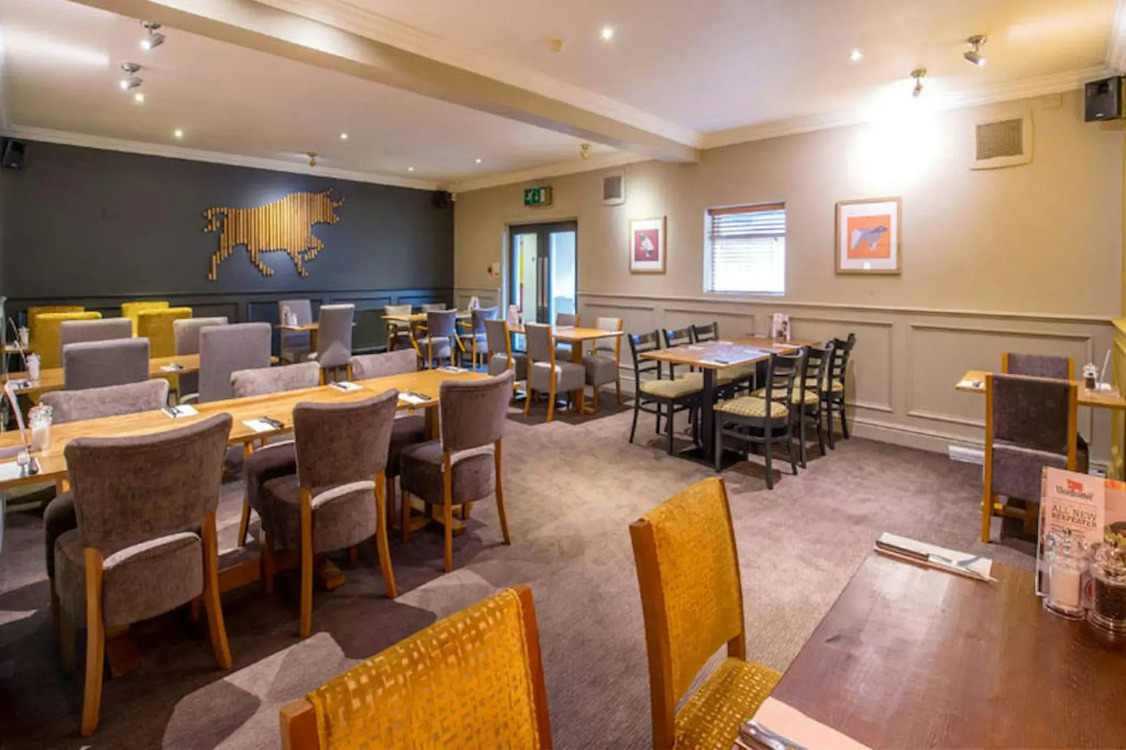 Premier Inn St. Neots - Colmworth Park