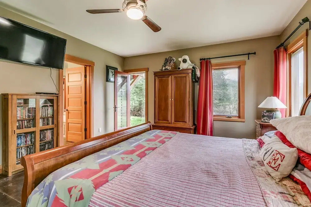 Sequim Chalet