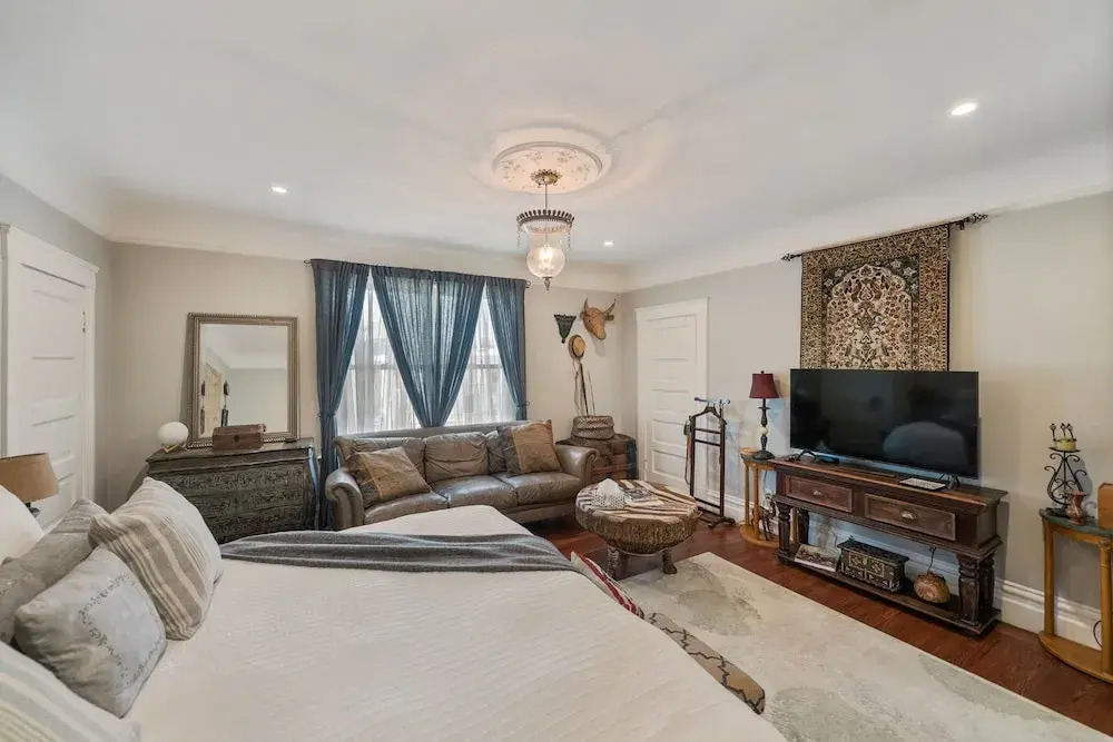 San Francisco Retreat Just Steps From Golden Gate Park And Ocean Beach! 3 Bedroom Home by RedAwning