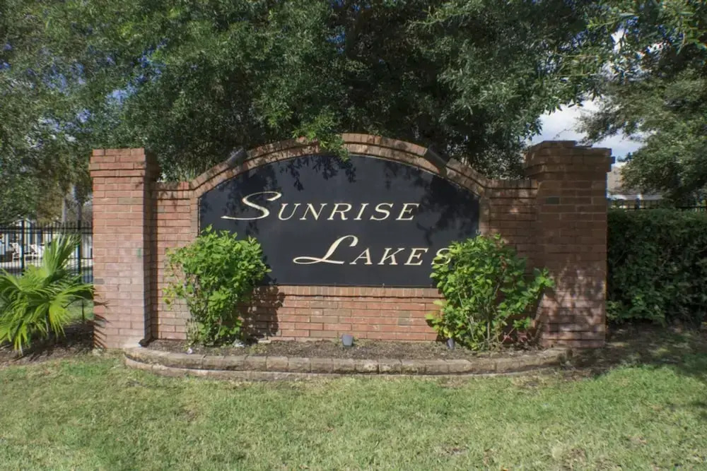 Sunrise Lakes 16907