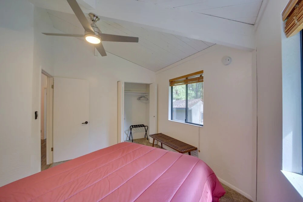 Hike, Golf & Fish: Cozy Retreat in Munds Park!