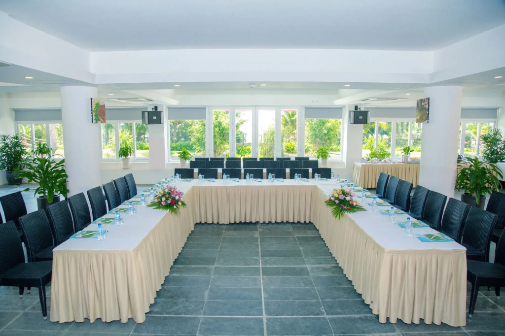 Sandunes Beach Resort & Spa