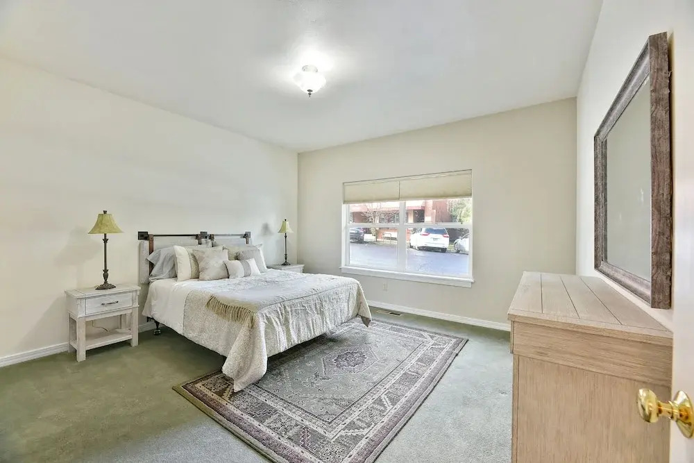 230 4th Street