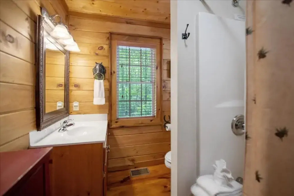 Cowboy Cabin - Gorgeous Unique Mountain Cabin With Creek Porch Pool Table