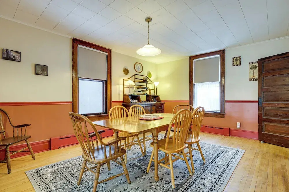 Steps to Dtwn Sault Ste Marie: Historic Home!