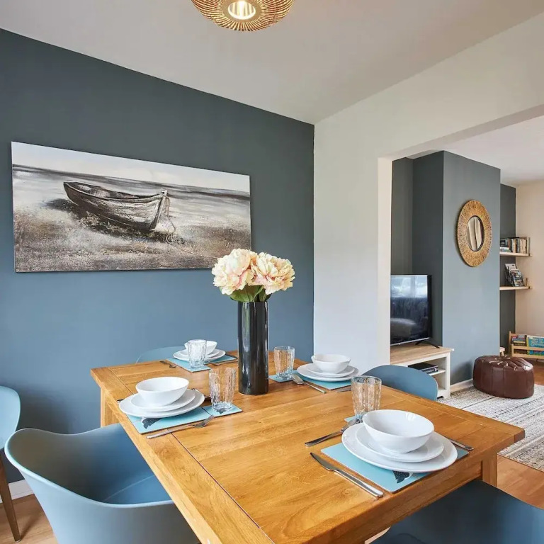 Host Stay Crab Cottage