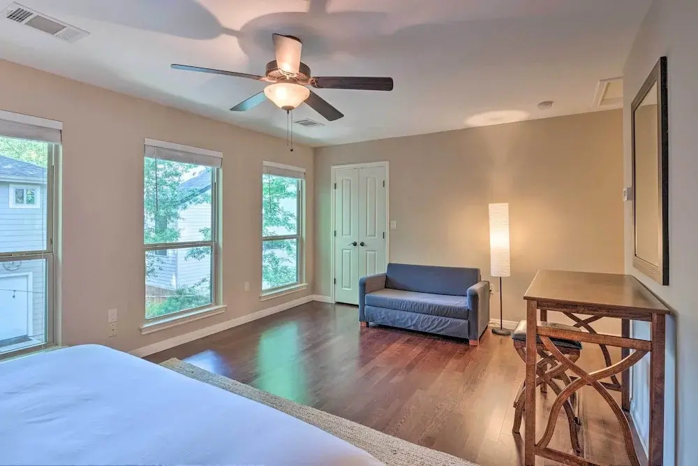 Holly Hideaway