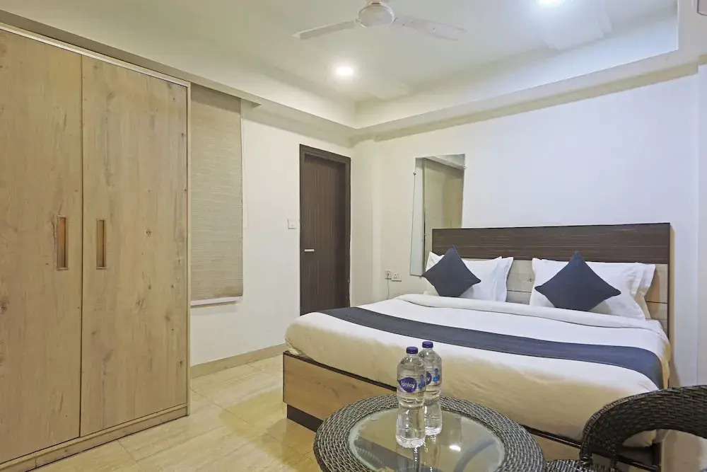 Hotel Aerostar Gold Near Yashobhoomi