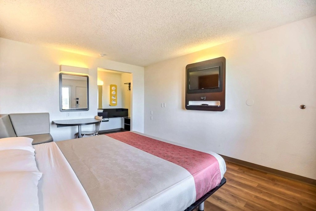 Motel 6-Oakland, CA - Embarcadero