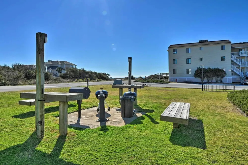 Emerald Isle Resort-style Condo: Walk to Beaches!