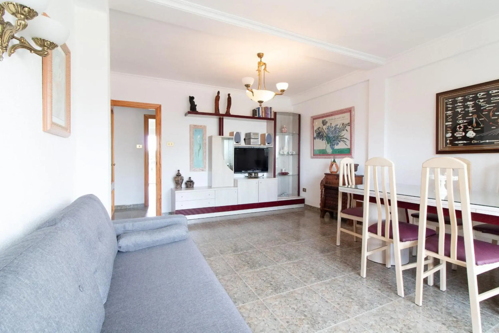 Global Properties, Apartamento con terraza y piscina a un paso de la playa