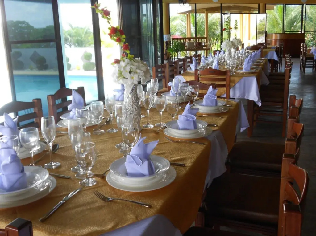 Gold View Beachfront Resort