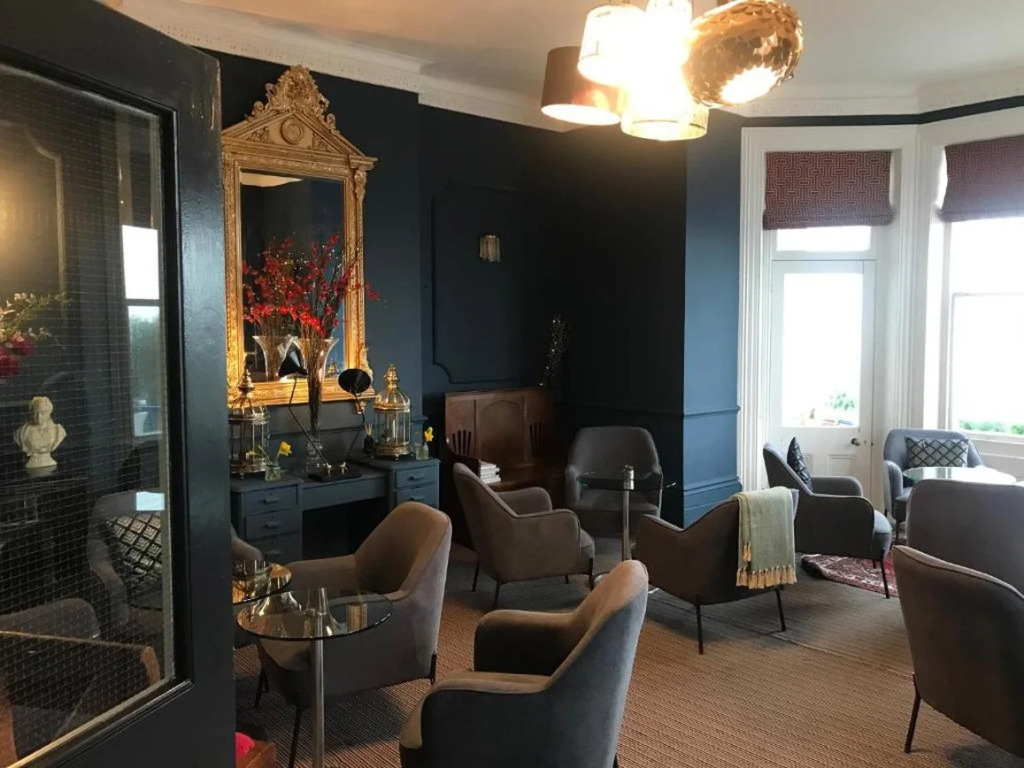West Rocks Hotel