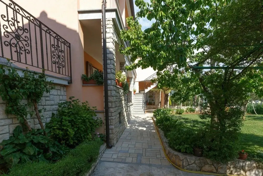 Villa Nina Apartments