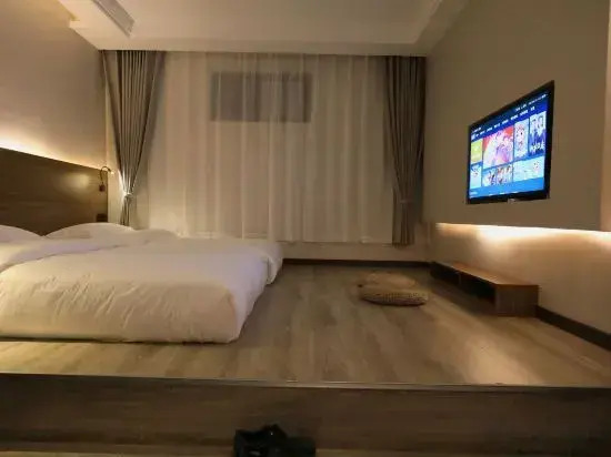 Yahao Hotel (Yongchuan East Railway Station)