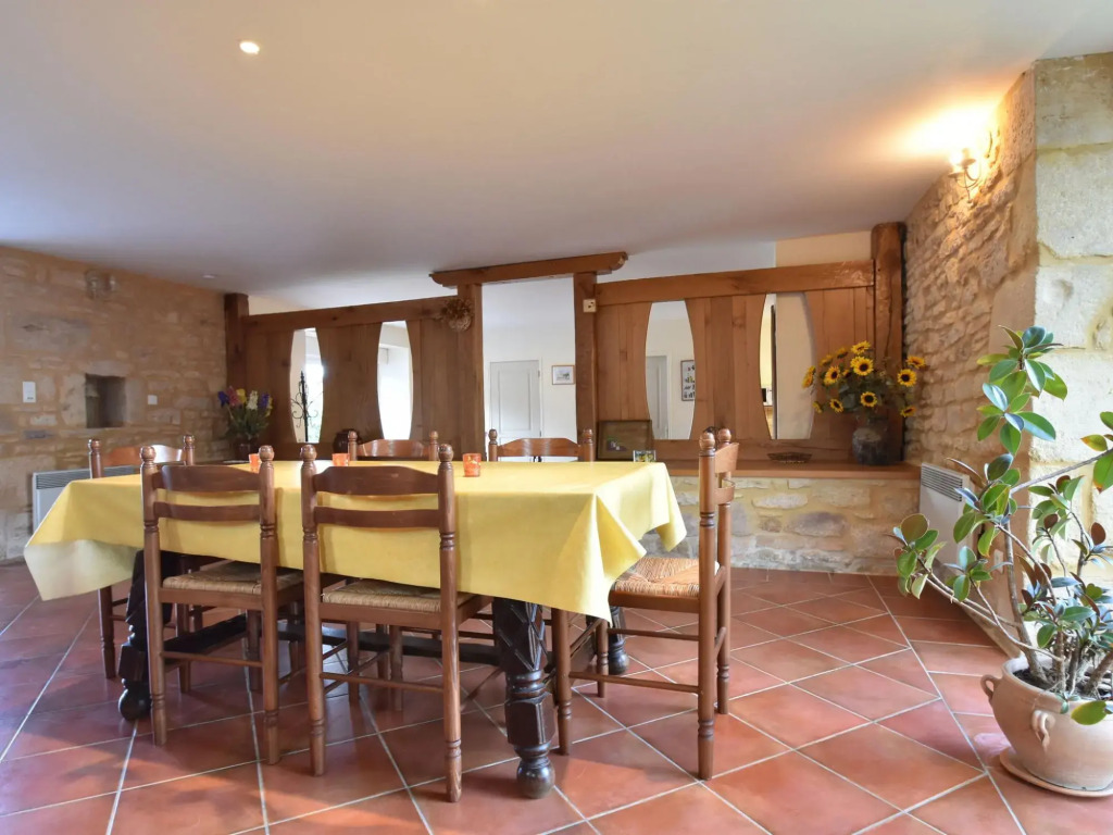 Beautiful Holiday Home with Pool in Saint-Pompont