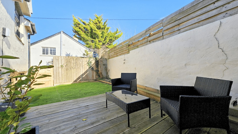Dove Cott Sleeps 4 Central Location