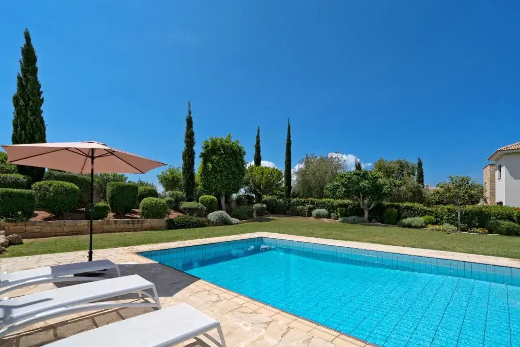 Villa Lara - 11, Spacious Villa with Large Garden and Private Pool on Aphrodite Hills