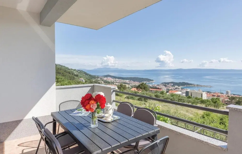 Nice Home in Makarska With Wifi and 3 Bedrooms