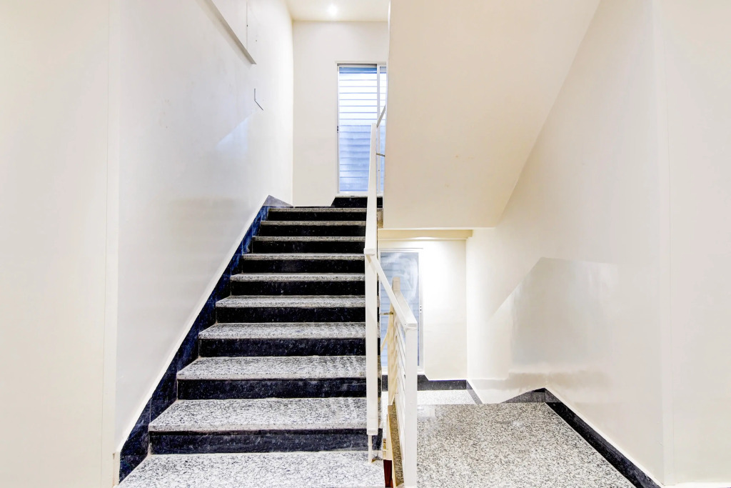 Super Townhouse Kaikhali Near Airport