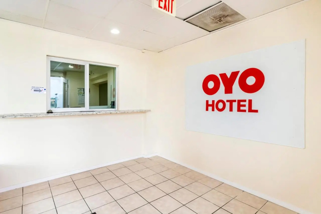 Oyo Hotel San Antonio Lackland AFB Seaworld Hwy 90 W