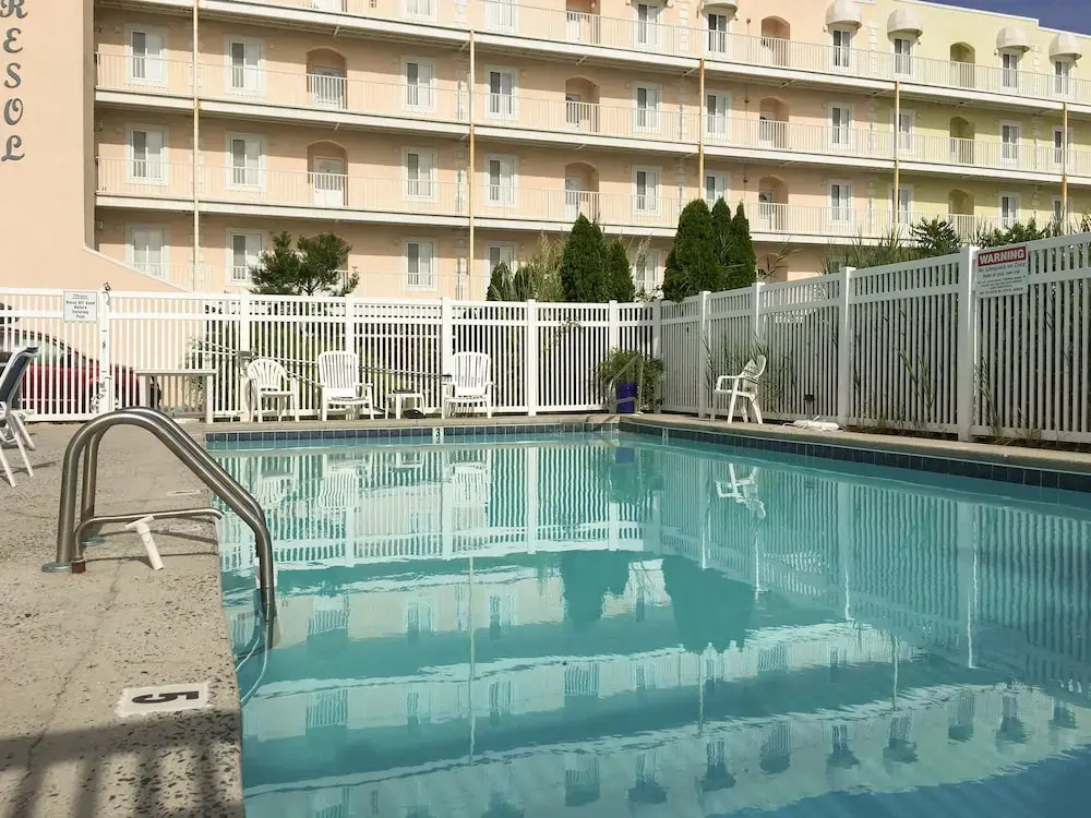 New Listing! Bayfront W/ Pool- Walk To Beach 3 Bedroom Condo