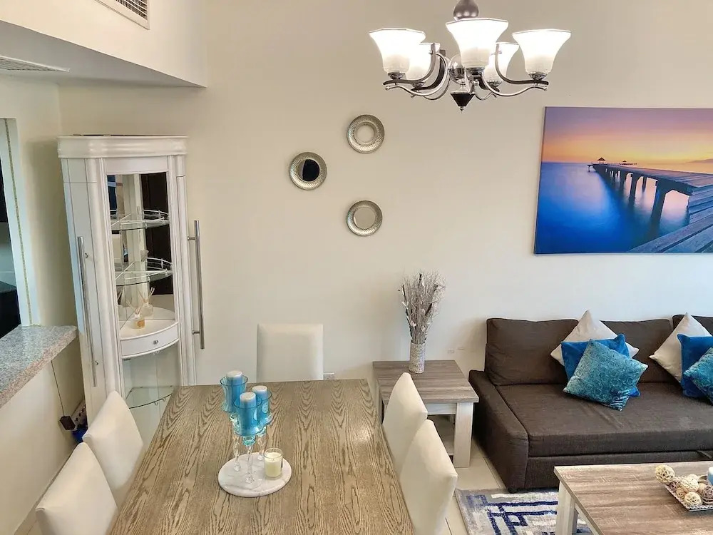 Whitesage - Marina Gem, Fancy Apartment with Waterfront Views, Dubai