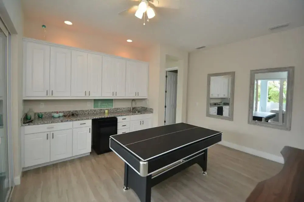 Beach Front 5 bed 4 Bath Luxury House Hot Tub Fenced Yard Pets Welcome