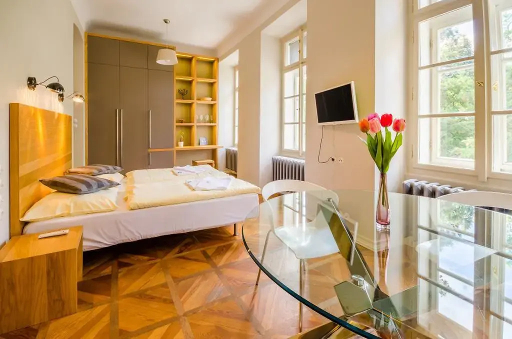 Historic Centre Apartments III