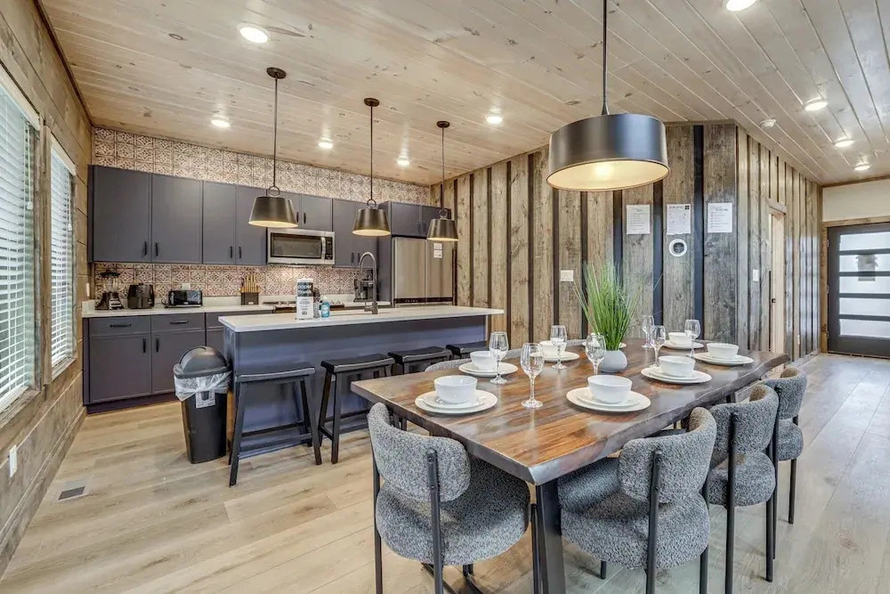 Indoor Pool, Hot Tub! the Smoky Luxe Retreat