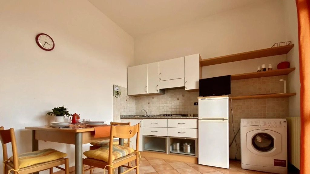 Capoliveri center with Outer space and Parking.-MALEA