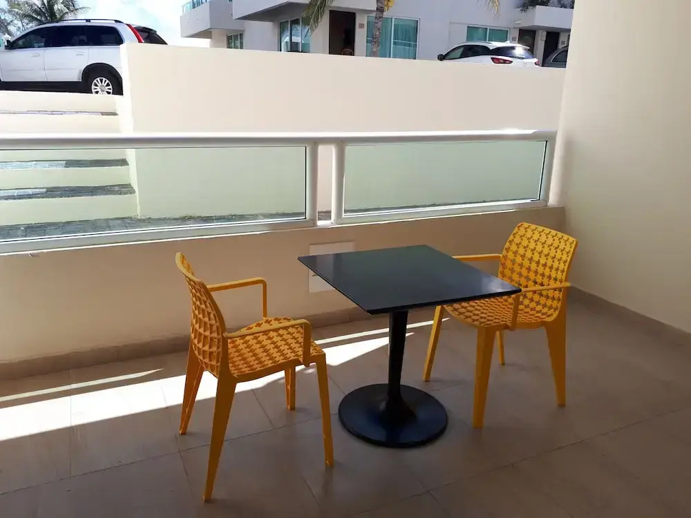 Brisas 10 Beachside Suites